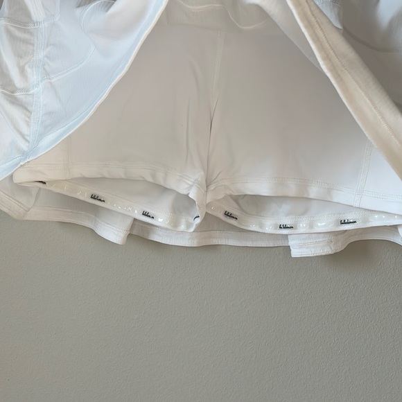 NWT Lululemon White Pace Rival Skirt Size 10 - Picture 5 of 15